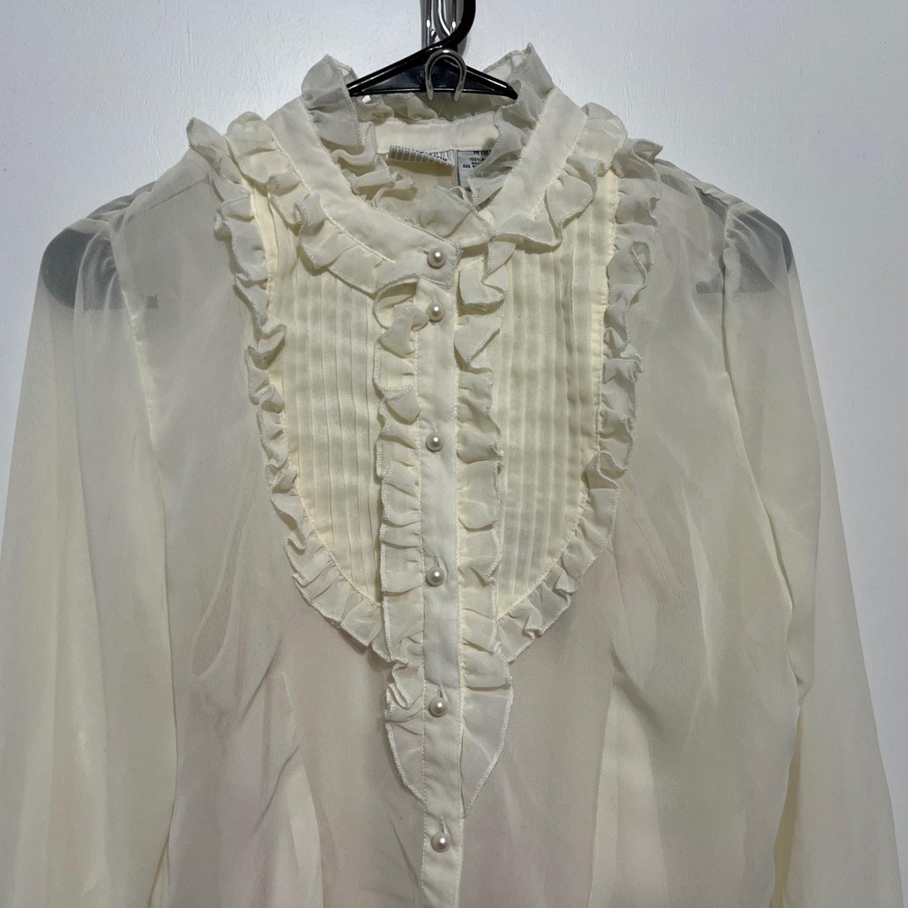 Vintage Womens Victorian Ivory Sheer Ruffle Top Size‎ M Pearl Buttons Ethereal - Picture 6 of 12